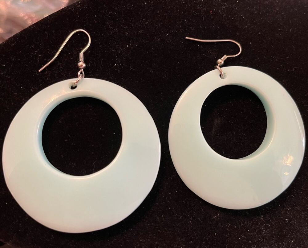 Vtg 70's Mint Green Plastic Hoop Earrings Large Circle Smooth Textured Pierced